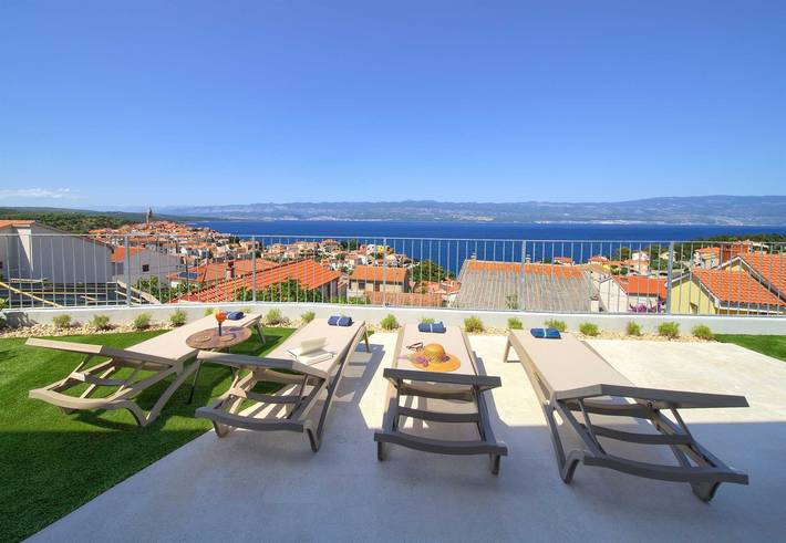 Villa pour 8 personnes, avec sauna et piscine ainsi que vue et jardin à Vrbnik - 4