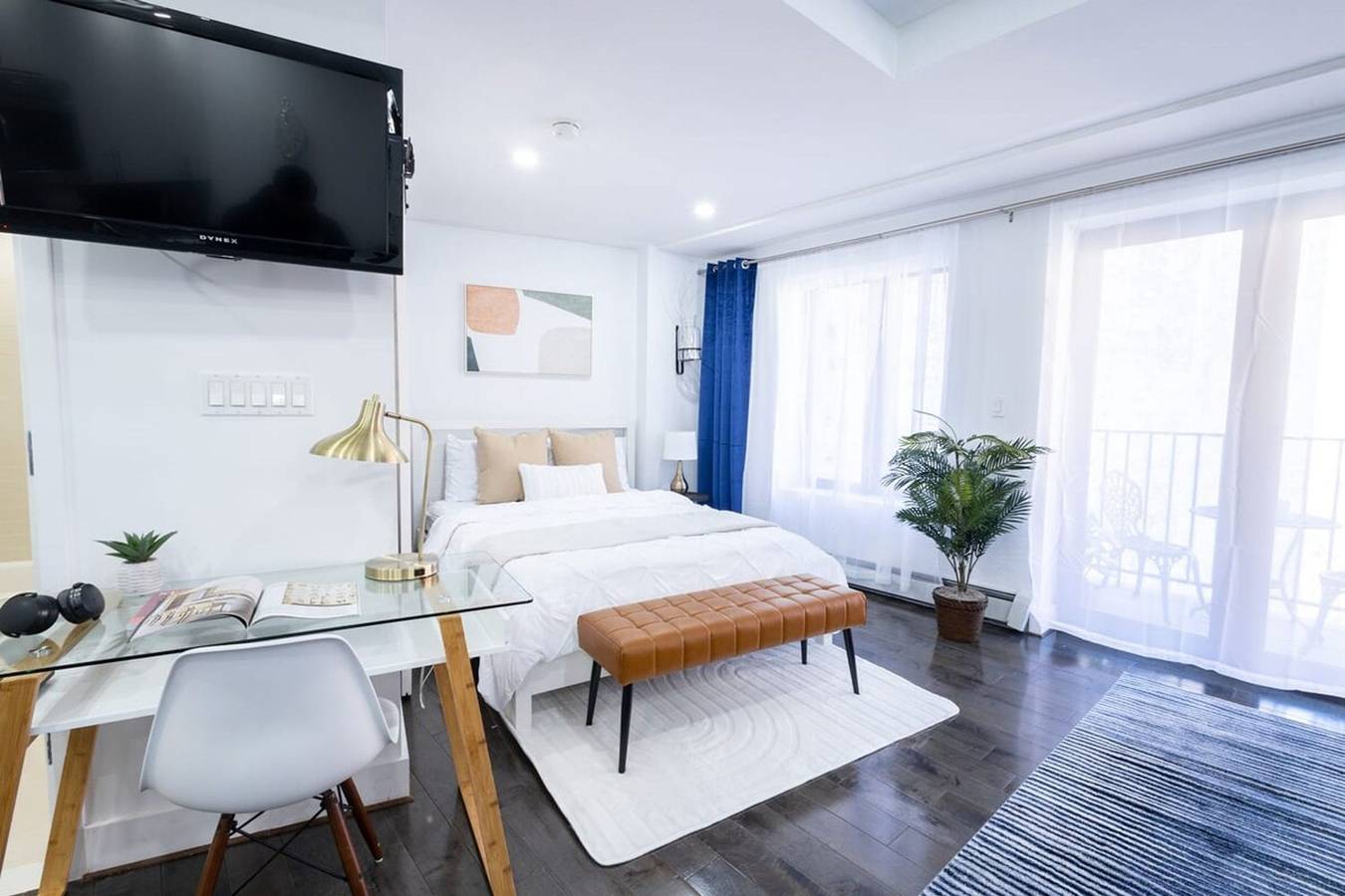 Entire apartment, 809-5b Luxury Studio with a Private Balcony in Manhattan, New York City