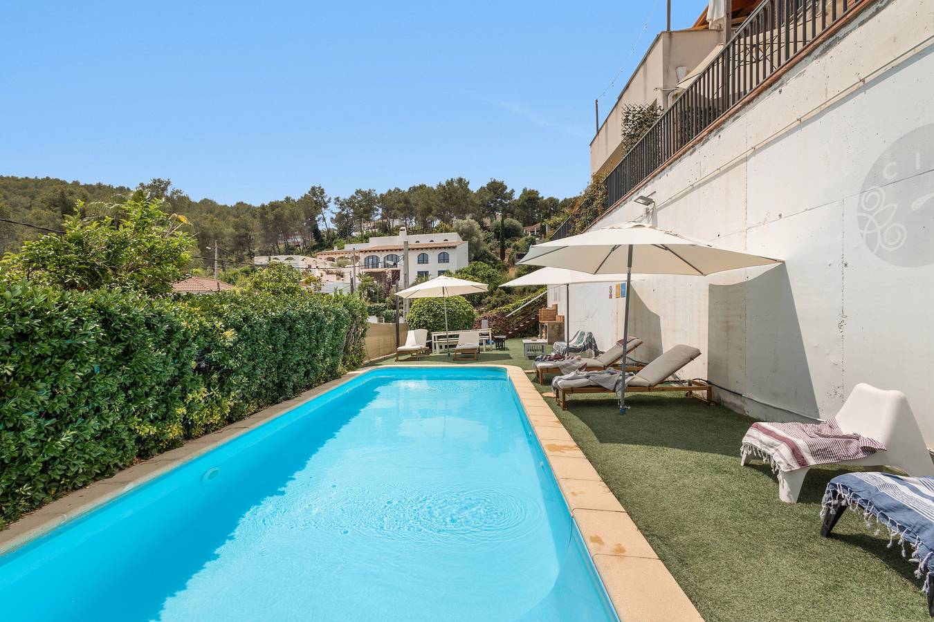 Apartamento entero, Apartamento 'Cim Apartments' con vistas a la montaña, Wi-Fi y aire acondicionado. in Olivella, Garraf