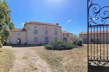 Gîte pour 15 personnes, avec jardin à Millac