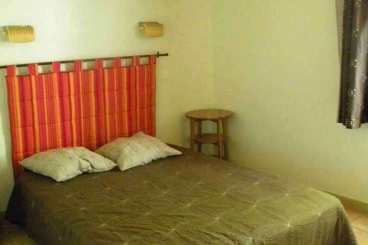 Gîte pour 4 personnes, avec piscine ainsi que terrasse et jardin dans le Gard - 2