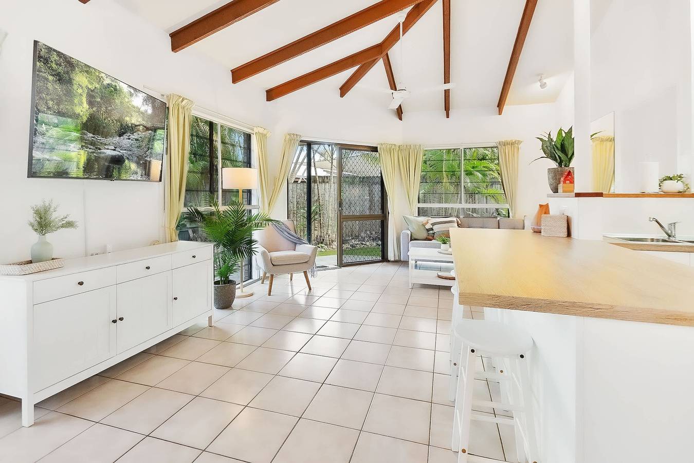 Green Cottage  in Trinity Beach in Trinity Beach, Cairns