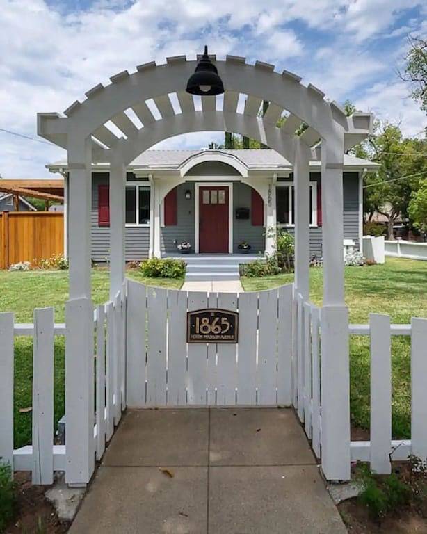 Vacation rental for 2 people, with hot tub in Pasadena