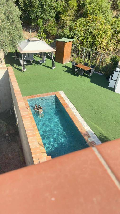 Casa para 6 personas, con vistas además de piscina y jardín en El Bosque