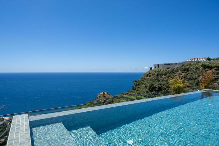 Gîte pour 4 personnes, avec balcon et piscine à Calheta - 2
