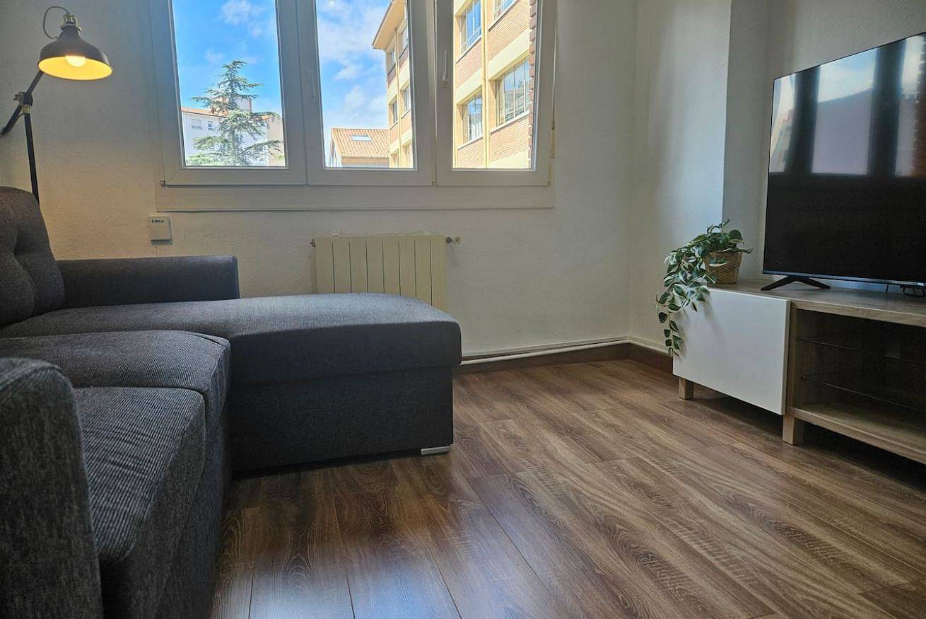 Ganze Wohnung, Charmantes Apartment mit Wlan & voll ausgestatteter Küche in Oviedo, Cordillera Cantábrica