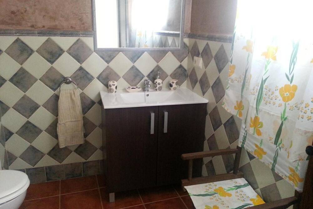 Country House 'Casa Ignacio' with Mountain View, Wi-Fi and Air Conditioning in Arriate, Málaga Province