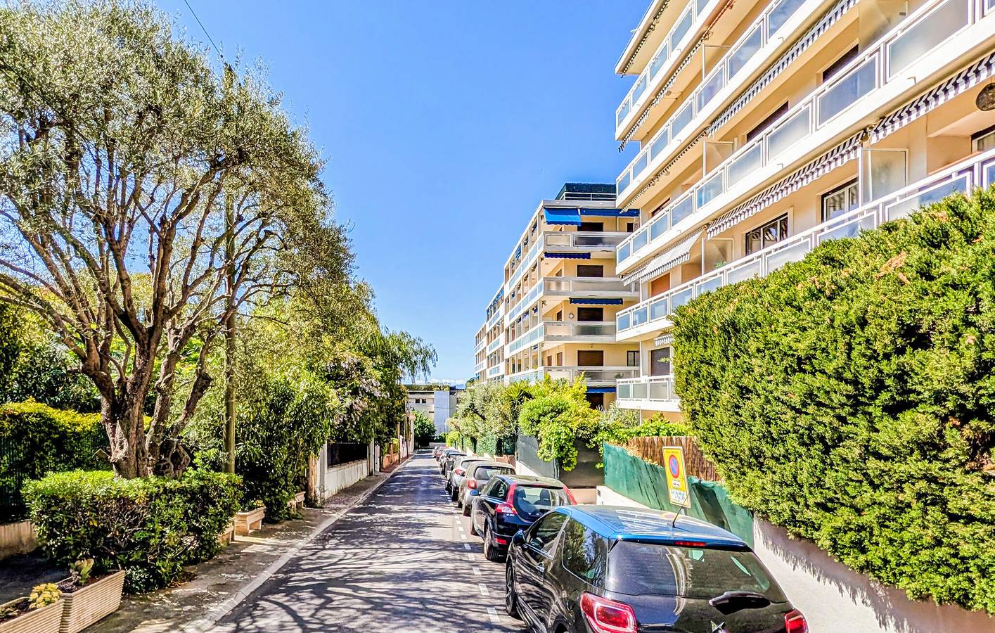 Appartement de vacances entier, Appartement avec vue sur la mer, climatisation, terrasse et Internet in Antibes, Côte méditerranéenne (France)