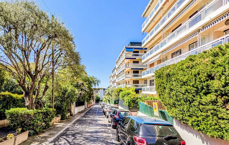 Ferienwohnung für 4 Personen, mit Terrasse in Antibes - 2