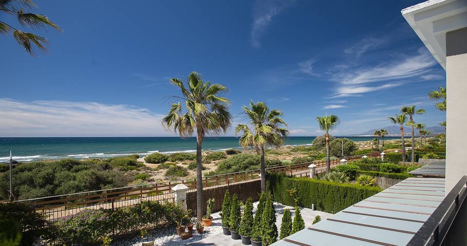 Ferienhaus für 6 Personen, mit Pool und Garten sowie Balkon