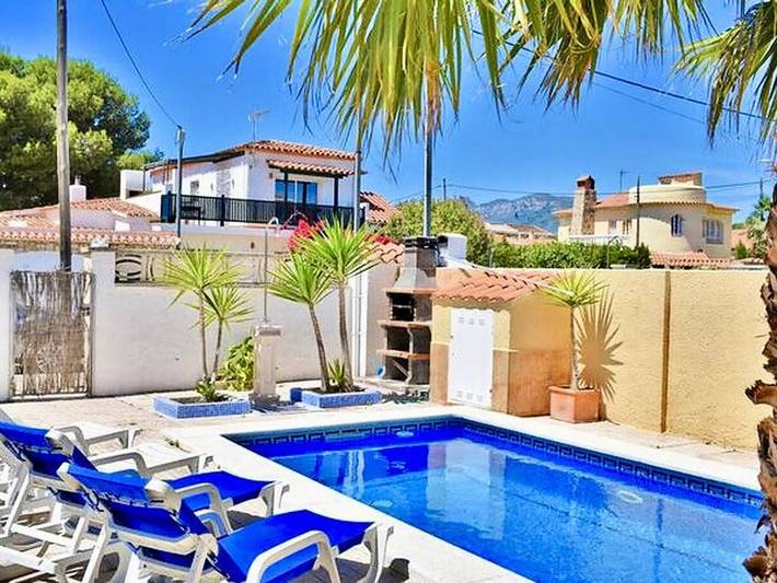 Casa rural para 6 personas, con jardín, Se admiten mascotas en Montroig - 2