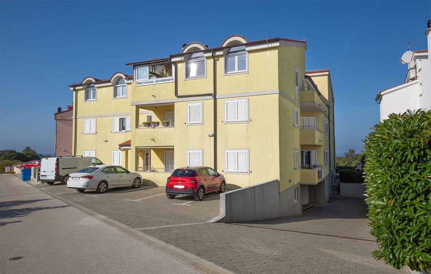 Ganze Ferienwohnung, Ferienwohnung für 4 Personen mit Terrasse in Stinjan, Südküste Istrien