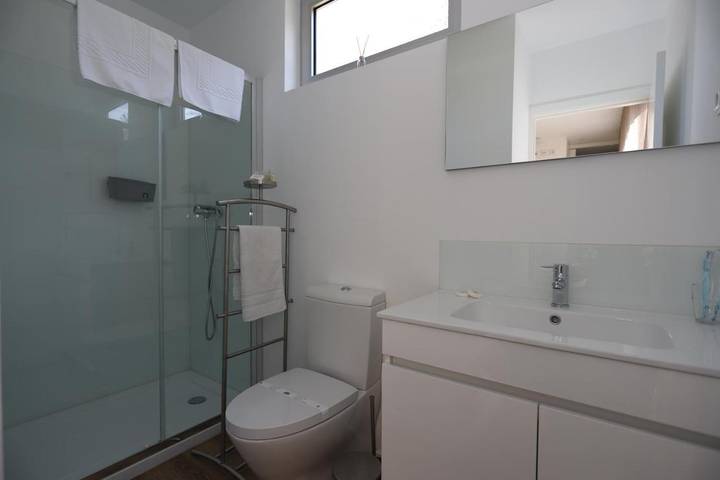 Location de vacances pour 3 personnes, avec piscine et bassin pour enfant ainsi que jardin et vue dans Arco de Baúlhe - 3