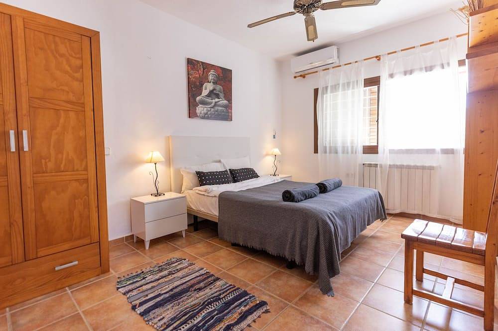 Villa Miguel - 4 Bedrooms | Pool | Central Ibiza | Wifi in San Rafael (Ibiza), Sant Antoni de Portmany