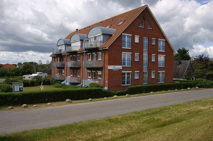 Ferienwohnung für 4 Personen, mit Balkon und Garten in Kalifornien (Ostsee)