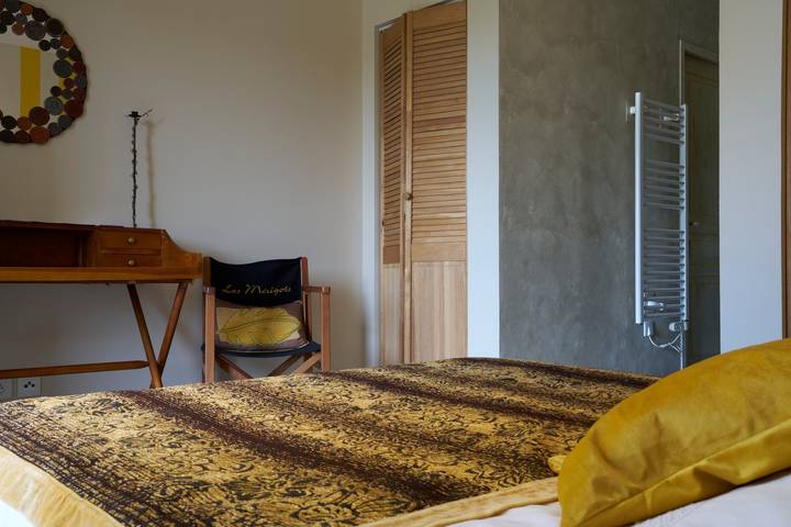 Bed and Breakfast 'Aestivum' with Private Terrace, Shared Garden and Wi-Fi in Gabillou, Périgord Noir