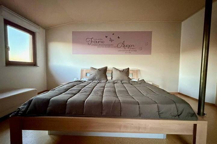 Ganze Wohnung, Rauschelbach Loft 9 - Ferienwohnung mit 2 Schlafzimmern und Balkon in Poppenhausen, Rhön-Hessen