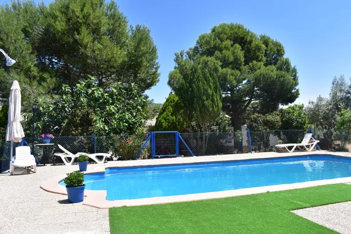 Casa de vacaciones para 5 personas, con jardín además de piscina y vistas, Se admiten mascotas - 1