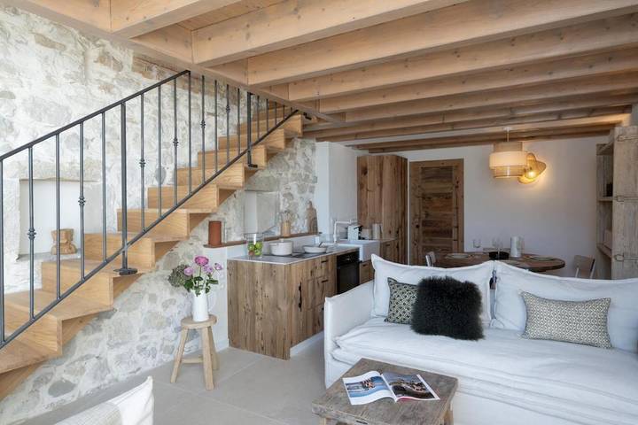 Location de vacances pour 4 personnes, avec jardin et vue sur le lac ainsi que vue et sauna dans Plage De La Chatiere Conjux