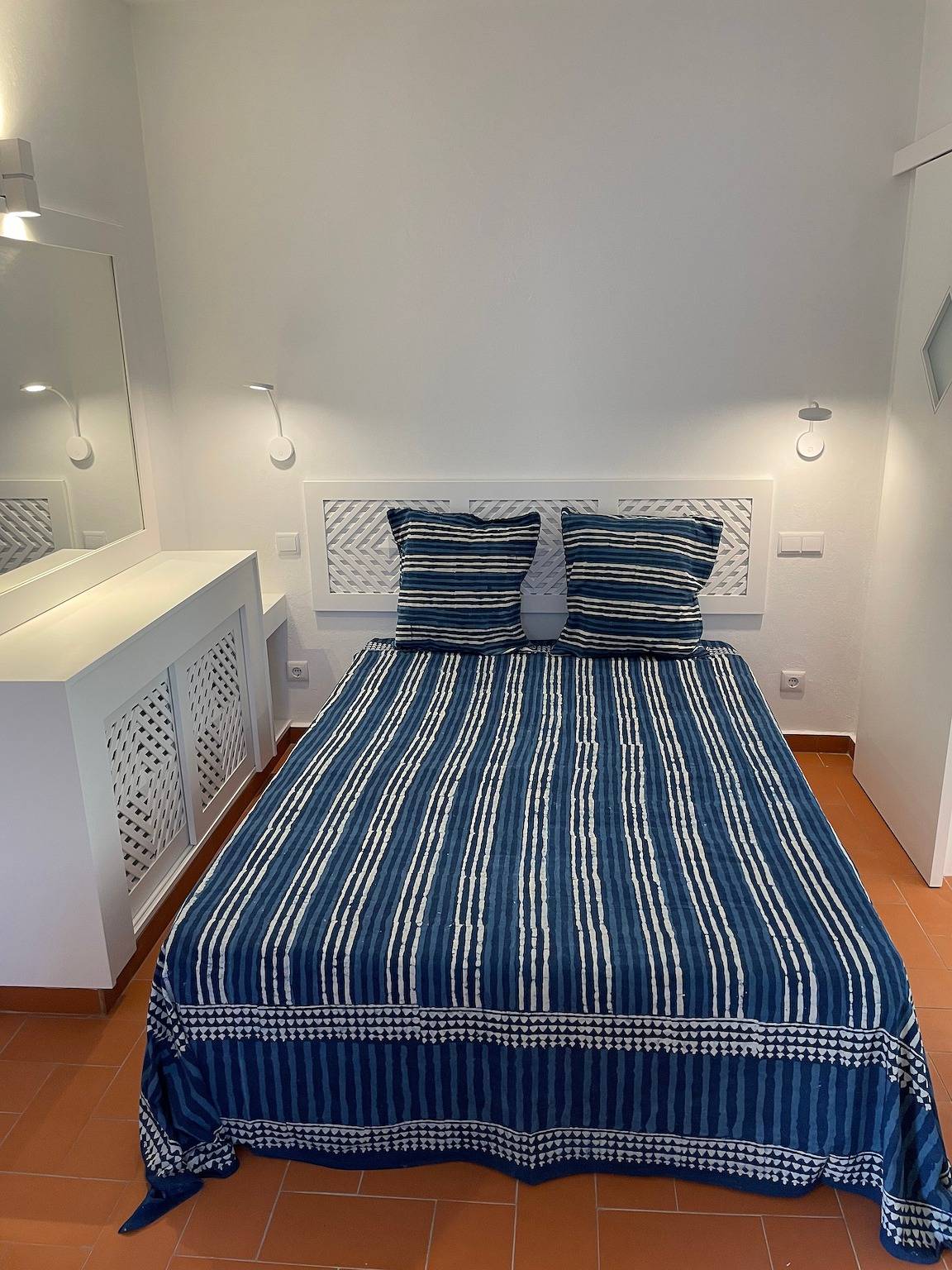 Ferienwohnung 'Apartamento Nascimento' mit Pool, Terrasse & Klimaanlage in Tavira, Santa Luzia (Tavira)