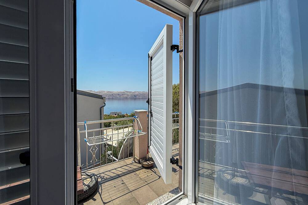 Cały apartament, Apartments mit Balkon und Terasse in Karlobag, Velebit Nature Park