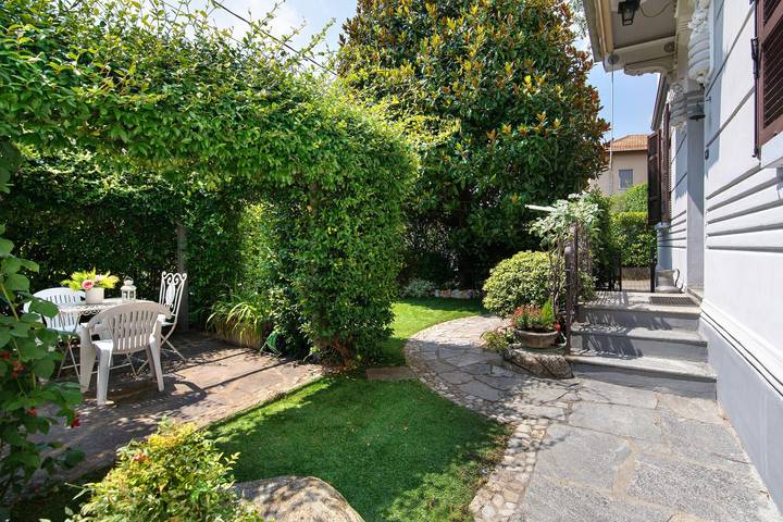 Apartamento inteiro, Apartamento "Casa Doriana" com vista montanha, terraço privado e Wi-Fi in Maslianico, Como (província)