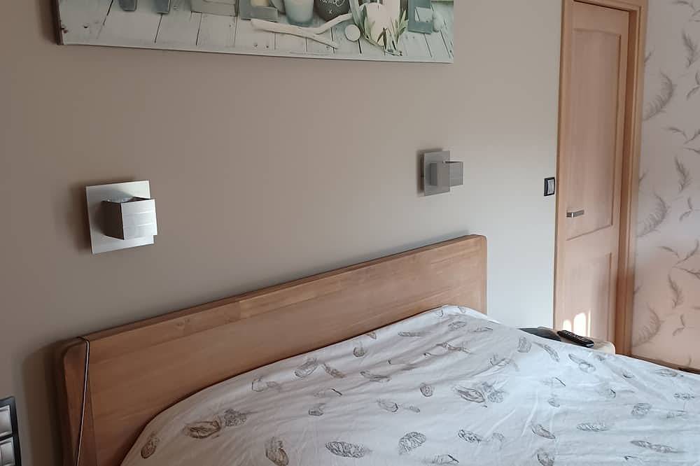 Stone house, swimming pool, spa, pétanque court, outdoor bar  in Buis-les-Baronnies, Nyons und Umgebung