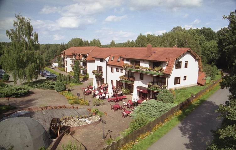Hotel für 3 Personen, mit Balkon und Terrasse sowie Garten und Ausblick in Bad Schmiedeberg