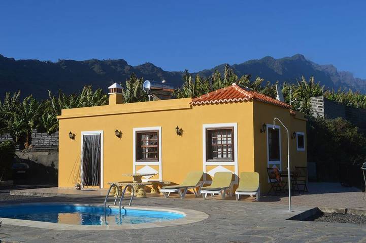 Ferienhaus für 3 Personen, mit Terrasse und Garten in Tazacorte