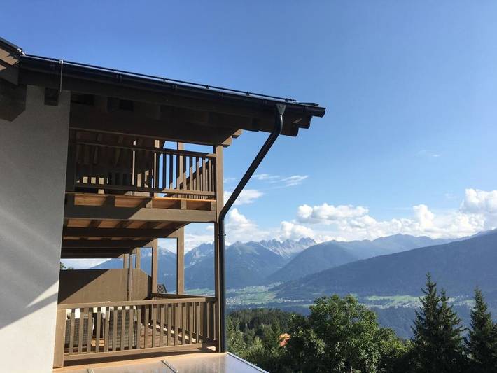 Chambre d’hôte pour 5 personnes, avec Balcon et Terrasse ainsi que Jardin et Vue à Oberperfuss