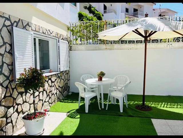 Casinha da Palmeira in Nazaré, Leiria distrito