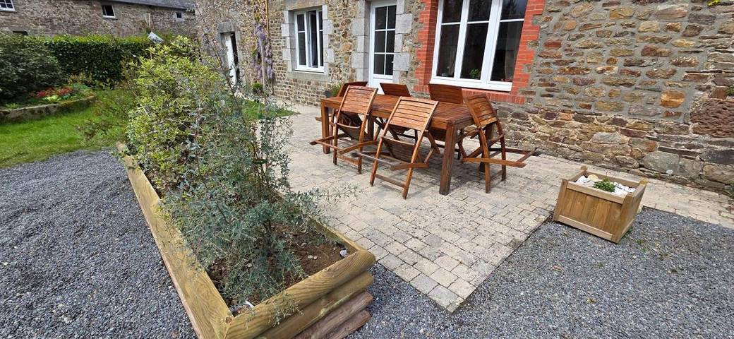 Gîte pour 13 personnes, avec terrasse à Notre-Dame-de-Cenilly - 2