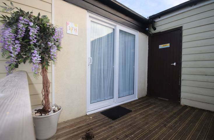 17H Medmerry Park 2 Bedroom Chalet in Earnley, West Sussex