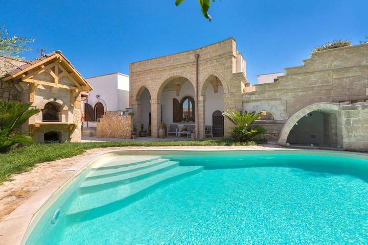 Casa vacanza per 6 persone, con giardino e piscina nonché terrazza e idromassaggio in Spongano