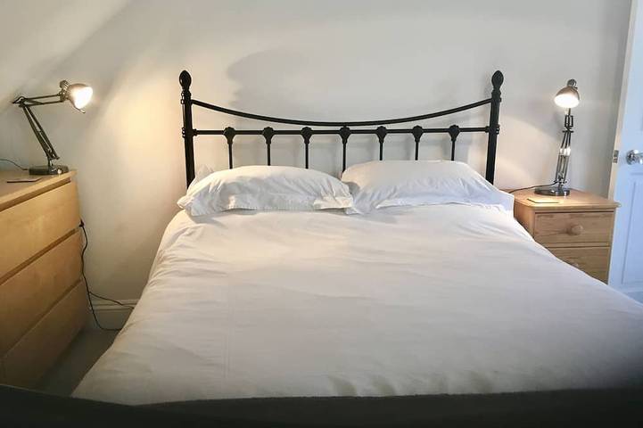 Apartamento entero, Lodge rural bien equipado, a solo una hora de Londres, en hermosos jardines. in Warnham, Sussex Occidental