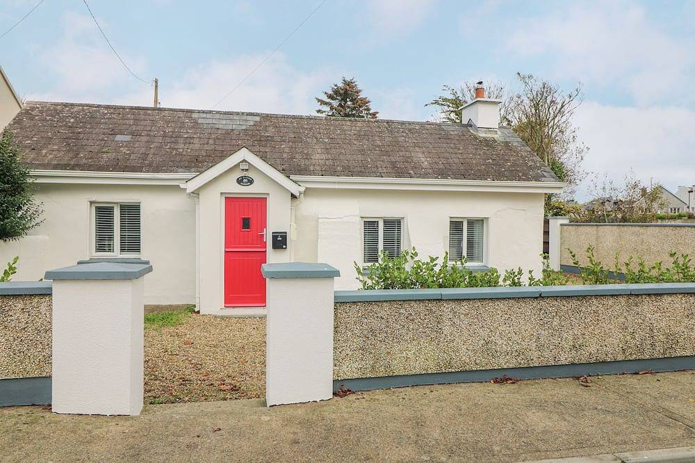 Bayside Cottage, pet friendly in Rosslare Strand, County Wexford in Rosslare, County Wexford