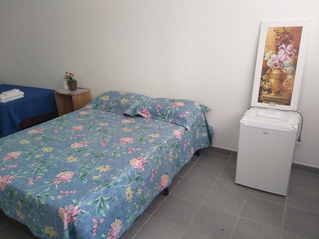 Holiday suite in Guarujá - 2 people - minibar + ceiling fan in Guarujá, Baixada Santista