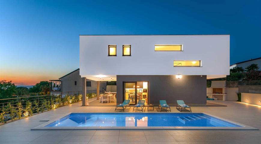 Ferienhaus für 10 Personen, mit Pool und Balkon in Malinska