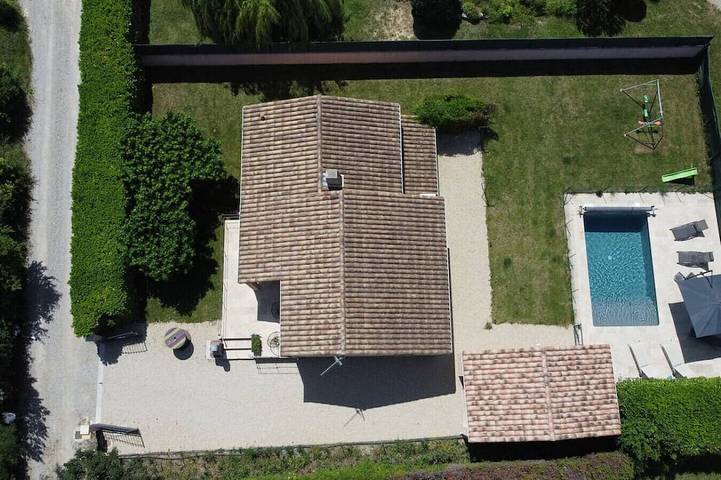 Location de vacances pour 6 personnes, avec Terrasse et Jardin à Dauphin (homonymie)