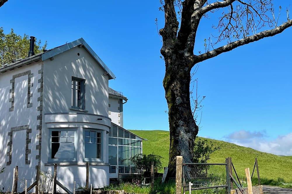 La Maison 50 - Cézallier viewpoint in Marcenat, Region Saint-Flour
