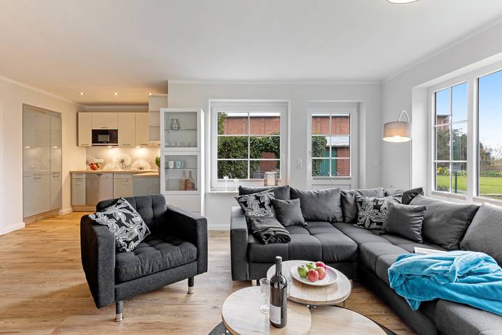 Ferienwohnung für 8 Personen, mit Terrasse und Garten sowie Pool und Sauna in Wenkendorf