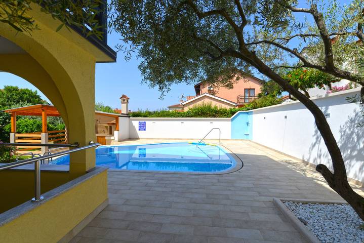Ganze Wohnung, Ferienwohnung für 3 Personen mit Pool in Novigrad, Umag und Umgebung