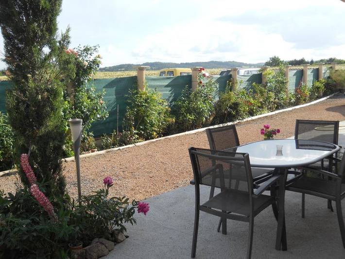 Location de vacances pour 2 personnes, avec terrasse et jardin à Saint-Germain-Laval - 4