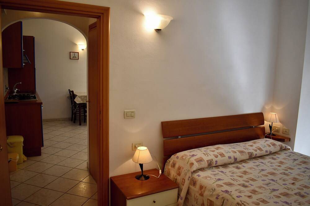 Geheel appartement, 2-Room apartment with terrace overlooking the sea, private parking in Rio nell'Elba, Riotorto