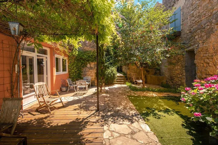 Ferienhaus für 8 Personen, mit Pool und Garten sowie Whirlpool und Sauna - 1