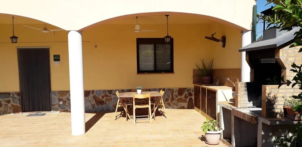 Maison de vacances pour 6 personnes, avec jardin ainsi que vue et piscine - 1