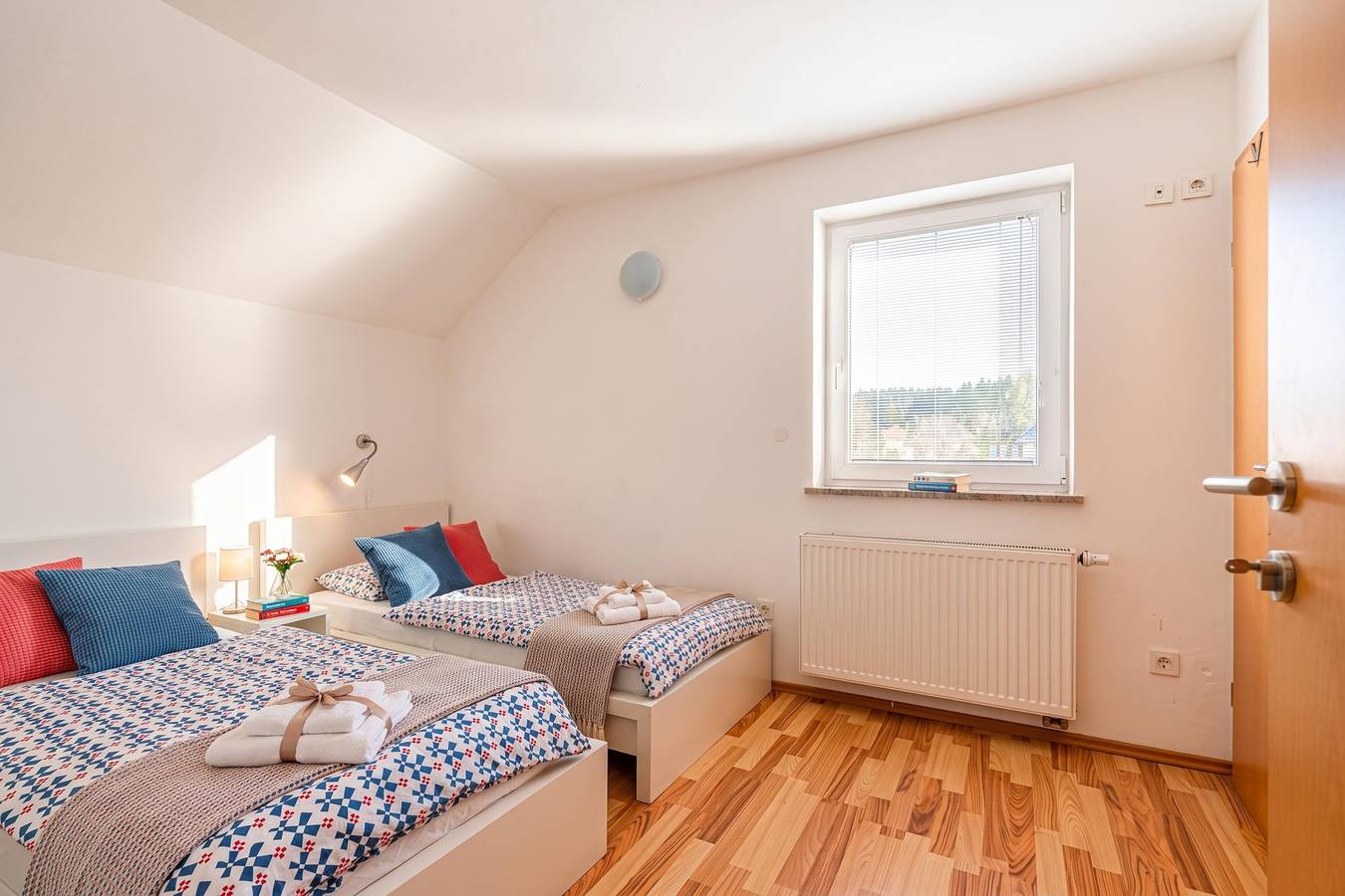 Lavrič Room 5 at Lake Bloke in Innerkrain-Karst
