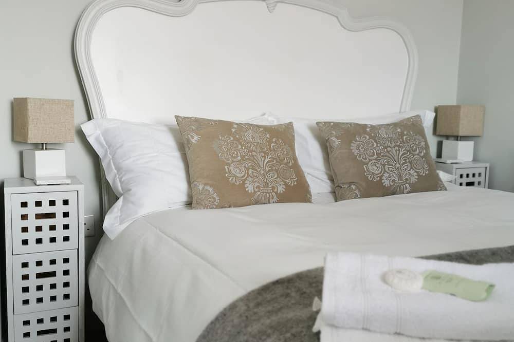 Winslow Cottage, Stylish Cosy Cottage with Spectacular Sea Views in Newlyn, Cornwall