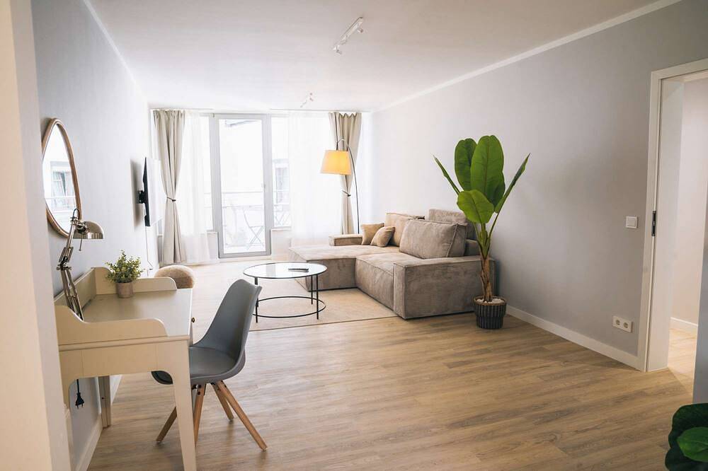 Ganze Wohnung, Rr | Beautiful Apartment 80m² | Lift | WIFI in Halle, Saale-Unstrut