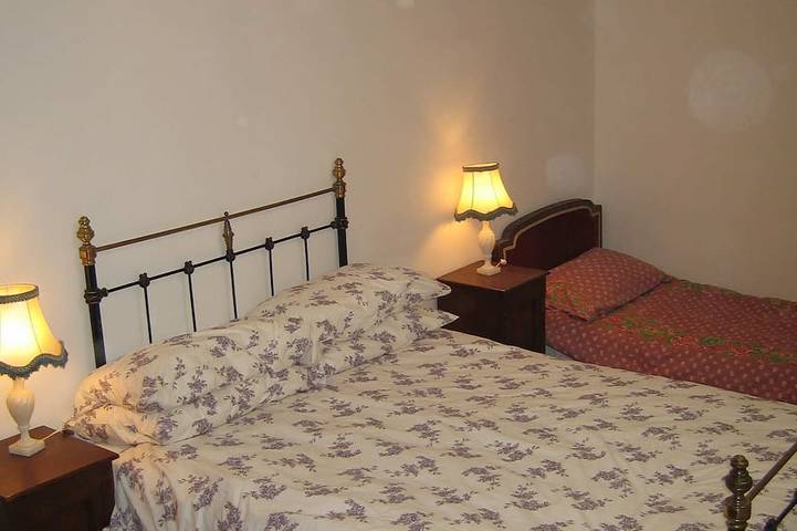 Gîte pour 6 personnes, avec terrasse et jardin à Port-d'Envaux - 2